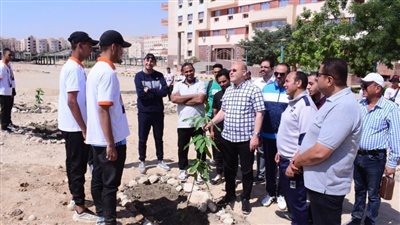 رئيس جامعة سوهاج يشارك في زراعة ١٠٠٠ شجرة مثمرة