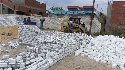 وقف تنفيذ محاولة تعدٍّ بالبناء دون ترخيص بمركز ومدينة فايد