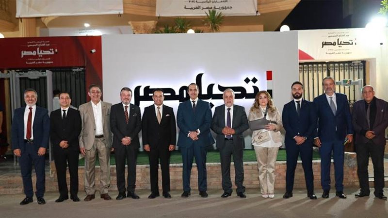 وفدا من نقابة المهن