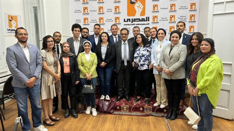 أثناء اللقاء