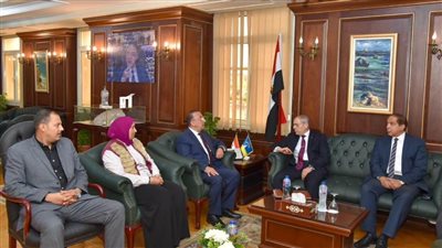 الشريف يطلع على موقف تطوير مشروعات ميناء الإسكندرية 