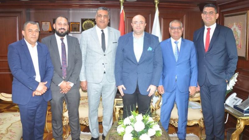 محافظ بنى سويف يلتقى