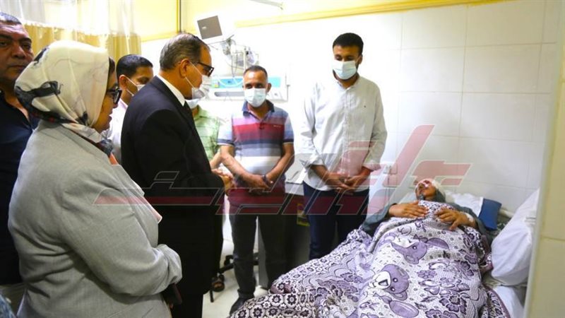 محافظ كفر الشيخ أثناء