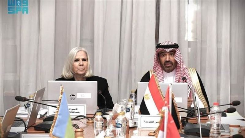 خلال الاجتماع