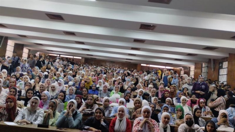 جانب من الندوة