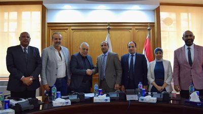 نائب رئيس مجلس إدارة بنك ناصر الاجتماعي يستقبل نقيب المهن التمثيلية