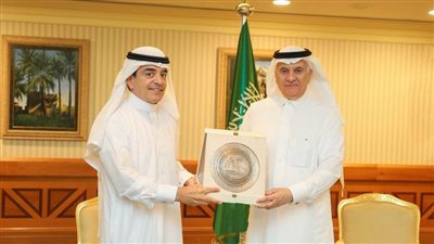 بحث تعزيز التعاون بين 