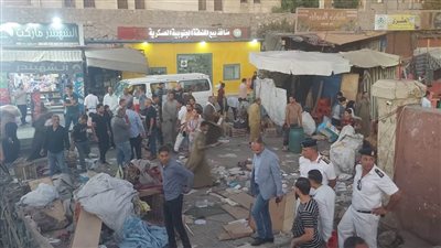 حملة مكبرة لإزالة الاشغالات من محيط مجمع مواقف الأزهر بأسيوط