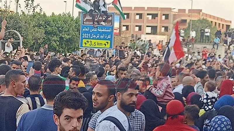 مظاهرات حاشدة بميدان