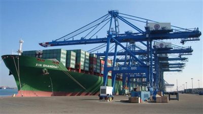 تداول 39 سفينة حاويات وبضائع عامة بميناء دمياط