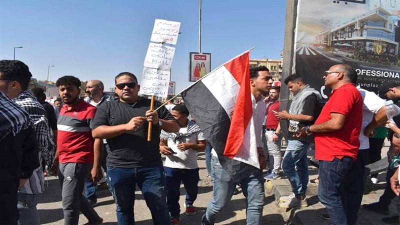 المواطنين يحتشدون