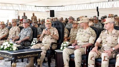 عاجل.. رئيس الأركان يشهد تنفيذ بيان عملي لأنسب أسلوب لأعمال التطهير الكيميائي