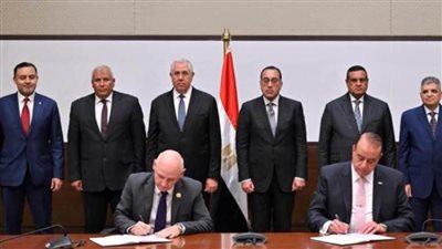 رئيس الوزراء يشهد توقيع مذكرة تعاون مشترك بين هيئة قناة السويس وشركة 