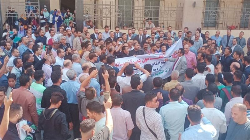 وقفة للمحامين للتضامن