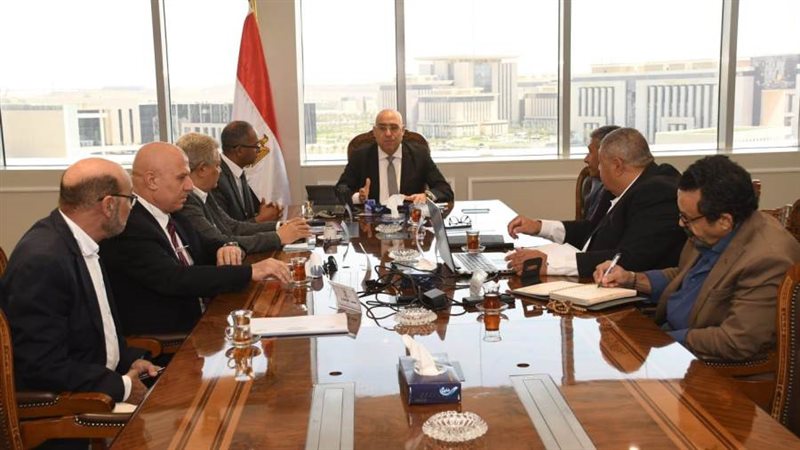 وزير الاسكان عاصم