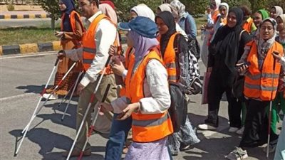 مسيرة طلابية بالعصا البيضاء لرفع درجة الوعي لدى منسوبي الجامعة بالإعاقة تنظمها جامعة سوهاج