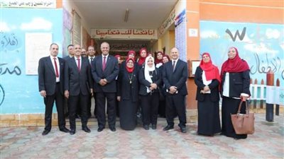 بالصور.. جولة تفقدية لمدير عام التعليم الابتدائي بمدارس الوادي الجديد