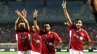بالصور| الأهلي يحتفل بتأهله للدور نصف النهائي من الدوري الإفريقي بدعم فلسطين