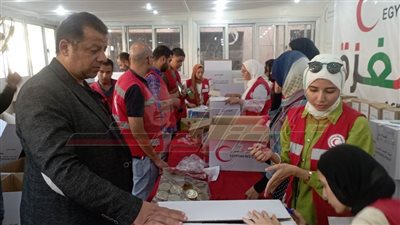 مياه ومواد غذائية.. كراتين الهلال الأحمر بالمنوفية تستعد لإغاثة أهالي غزة.. (صور وفيديو)