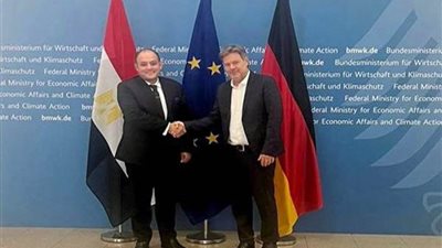 وزير التجارة يبحث مع نظيره الألماني سبل تعزيز العلاقات الاقتصادية المشتركة بين البلدين