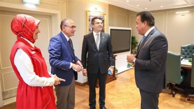 وزير الصحة يستقبل رئيس هيئة الكوارث والطوارئ والسفير التركي للتعاون في إيصال المساعدات الطبية لغزة