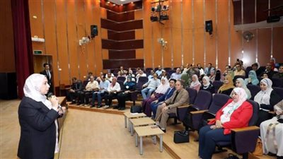 150 موظفًا من الشرقية يجتازون دورة أساسيات لغة الإشارة