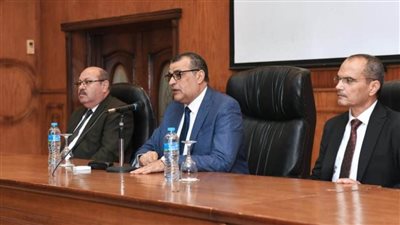 وزير الدولة للإنتاج الحربي يجتمع بالعاملين في شركة حلوان للصناعات الهندسية
