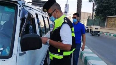 تحرير 2175 مخالفة عدم تركيب الملصق الإلكتروني ورفع 49 سيارة ودراجة متهالكة خلال 24 ساعة
