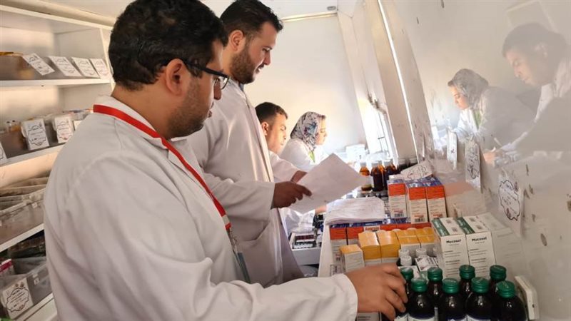 الكشف على ١٣١٧ مواطن