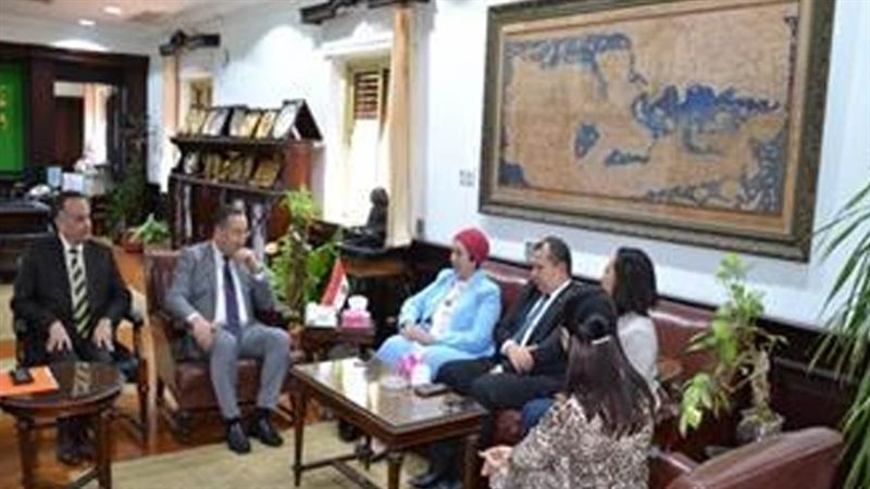 خلال الاجتماع