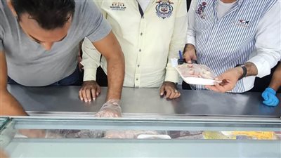 ضبط 8000 عبوة عصائر مجهولة المصدر في حملة تموينية بالبحيرة