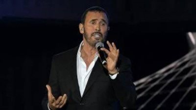 كاظم الساهر يؤجل حفلتين في قطر وعمان بسبب حرب غزة