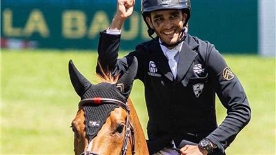 محمد طاهر يقهر المجنسين ويحصل على المركز الرابع بالبطولة العالمية بالجائزة الكبرى للفروسية