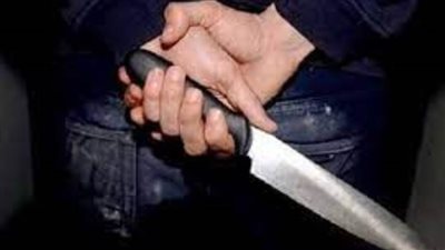 عاطل يطعن صاحب محل في مشاجرة لخلافات مالية بالقناطر الخيرية