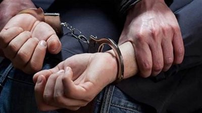 القبض على فني تمريض وبحوزته 12 قطعة سلاح ناري بشبرا الخيمة 