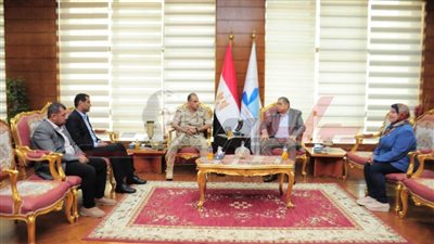 رئيس جامعة كفر الشيخ يستقبل العميد خالد رجب مدير منطقة تجنيد وتعبئة المنصورة