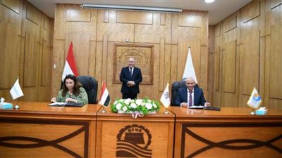 محافظ قنا يشهد توقيع بروتوكول تعاون لإنشاء 3 وحدات ترشيح طبيعي ضمن مشروع 