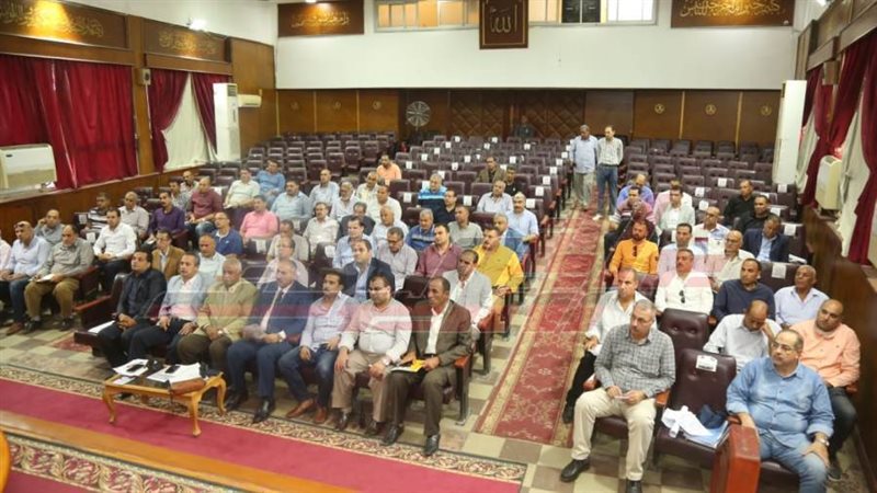 خلال الاجتماع