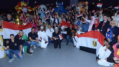 مسيرة لتأييد قرارات الرئيس السيسي لدعم السلام بالمنطقة بمشاركة ممثلين عن 32 دولة