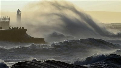 مصرع شخص وخسائر مادية جسيمة نتيجة عاصفة 