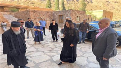 سيدة صربيا الأولى تزور دير سانت كاترين