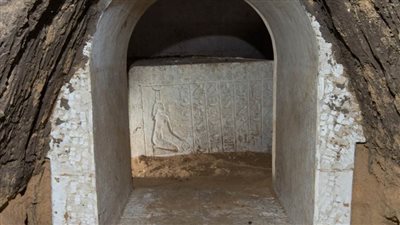 عاجل.. الكشف عن مقبرة الكاتب الملكي بـ