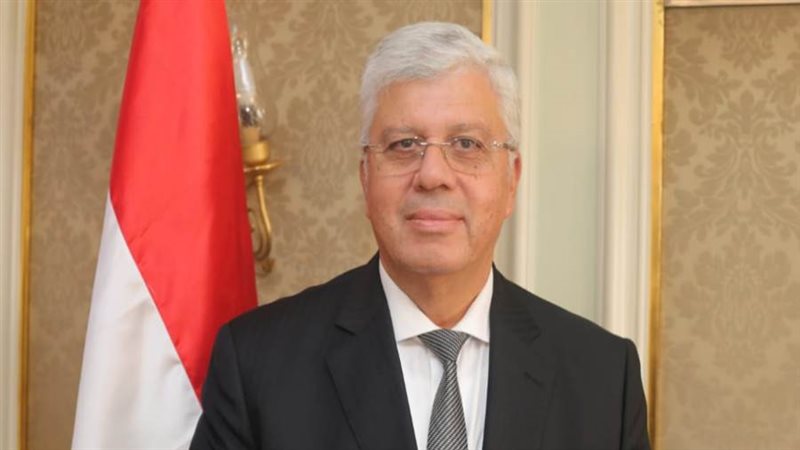 الدكتور أيمن عاشور