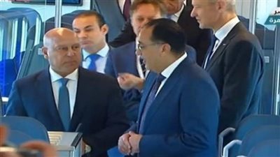 عاجل.. رئيس الوزراء يستمع إلى شرح وزير النقل حول معرض ومؤتمر النقل الذكي