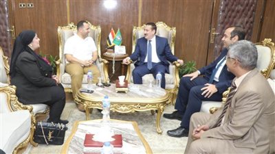لتفقد المشروعات الجديدة.. محافظ المنوفية يلتقي مساعد وزير الصحة 