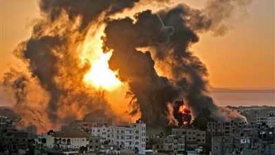 طيران الاحتلال  يواصل عدوانه واستهدافه للمنازل في أنحاء قطاع غزة