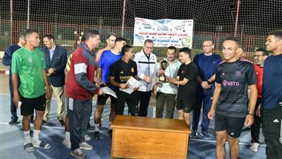 رئيس الجامعة يشارك مهرجان الأنشطة الطلابية الأول بجامعة الوادي الجديد 