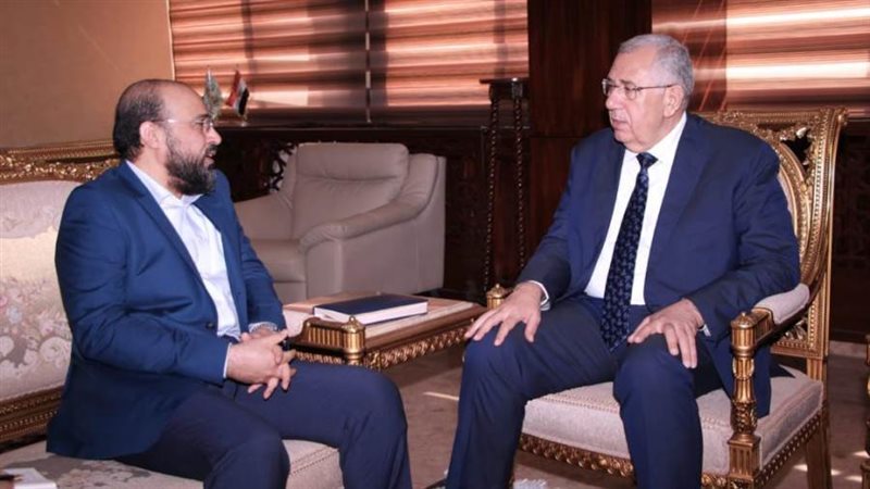 وزير الزراعة يلتقي