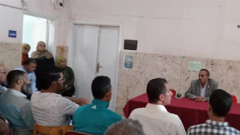 اجتماع موسع لحث العاملين