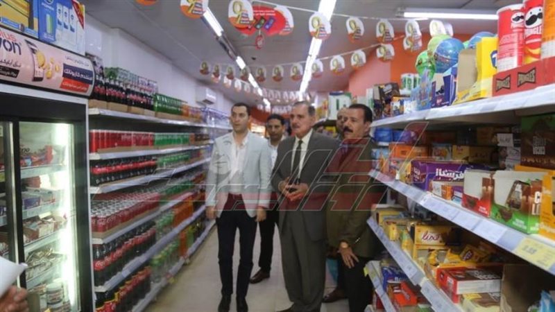المحافظ يتفقد الأسواق